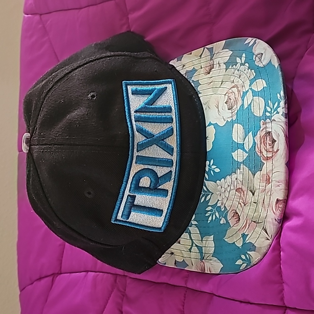 Trixin Floral Flat Brim MultiColor Trucker Snap Back Hat Cap Flowers Mens Womens